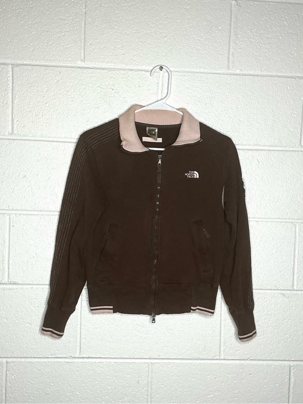 < Women’s The North Face Brown/Light Pink Y2K Style Zip Up Jacket >
